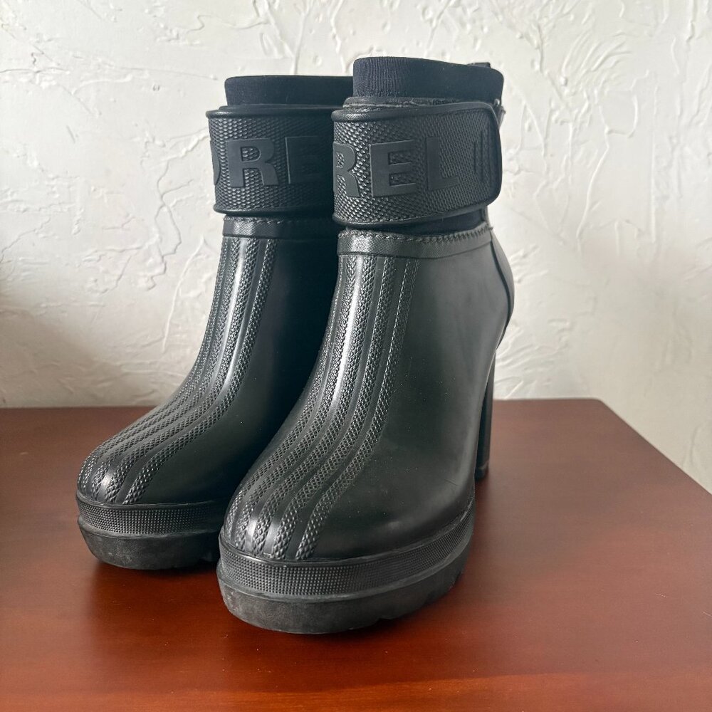 Sorel Medina III Rain Rubber Heel Boot in Black Size 7.0